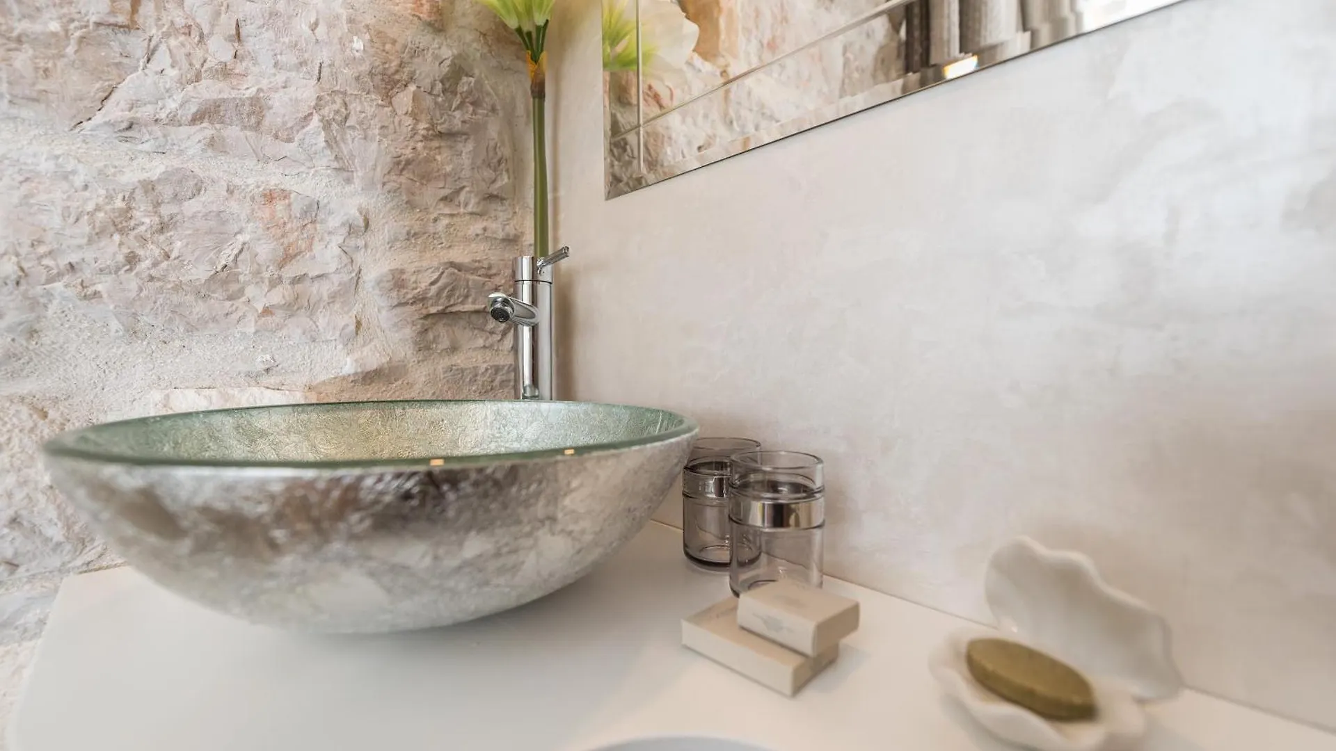 Zara Palace - Design Rooms Guest house