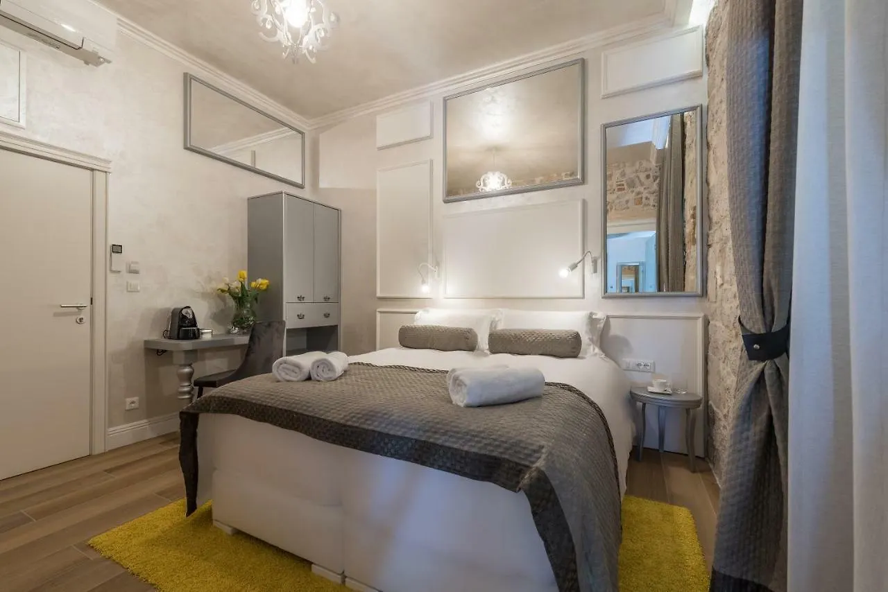 Zara Palace - Design Rooms Zadar