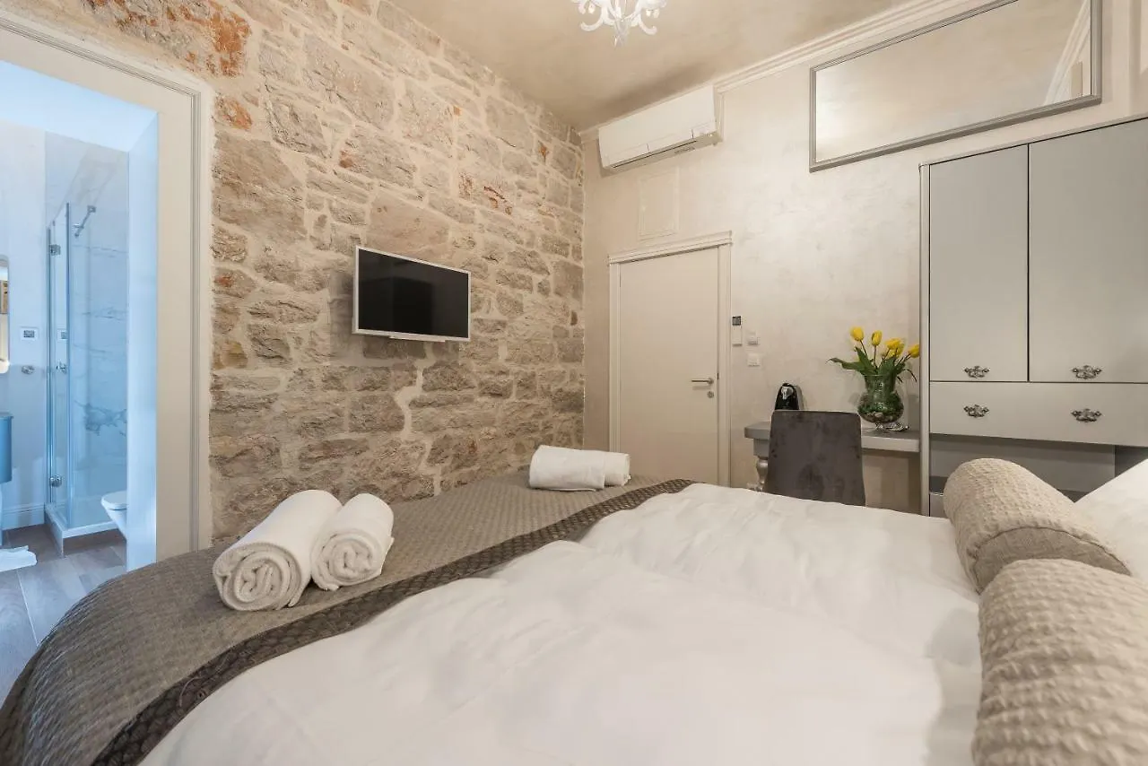 Zara Palace - Design Rooms